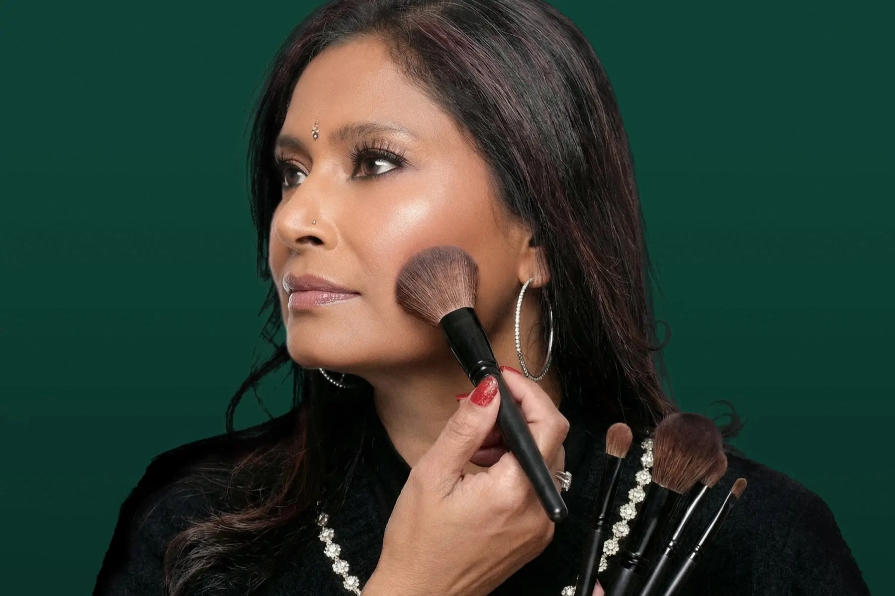 Campaign — the founder, a beauty expert, front of house